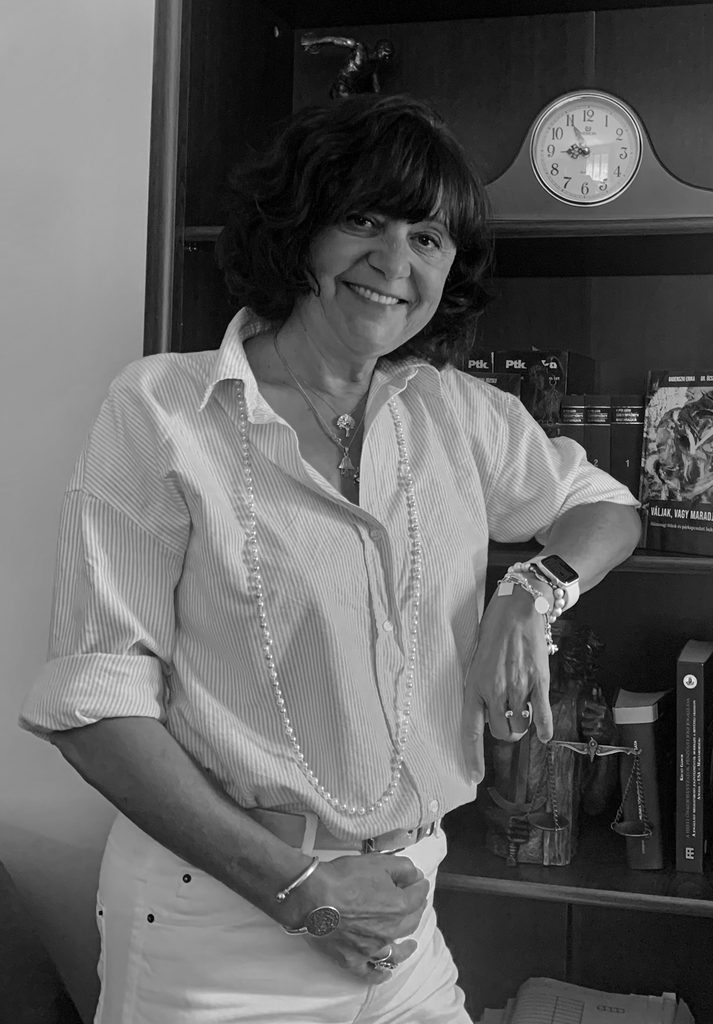 dr Naszádos Krisztina